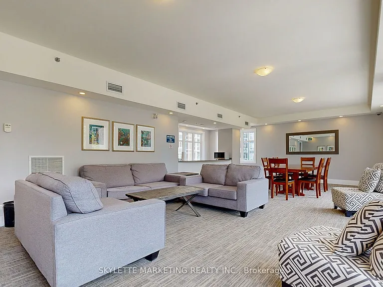 680 Gordon St #413 — Photo 14