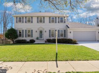 9729 Ironmaster Dr, Burke, VA 22015