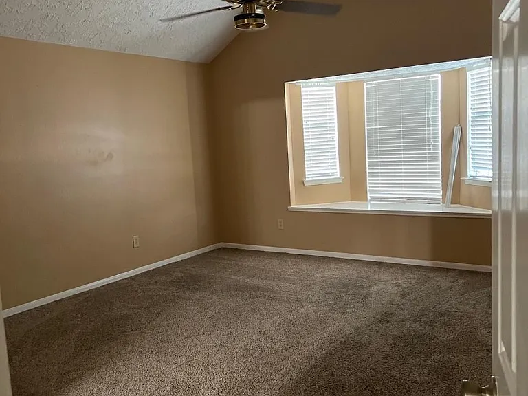 13967 Dentwood Dr — Photo 8