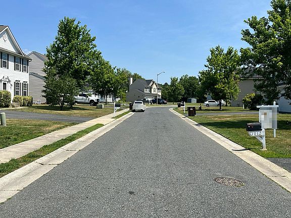 4th image of 1010 Miles Ave