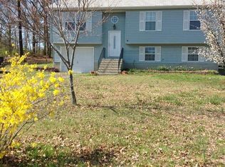 1965 B Division Ln, Saint Leonard, MD 20685