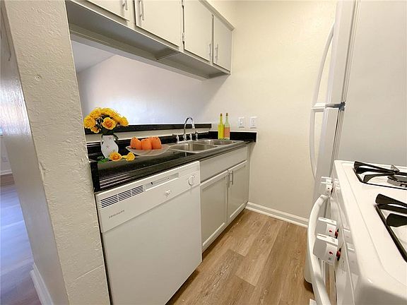 5th image of 2609 Ektom Dr #C