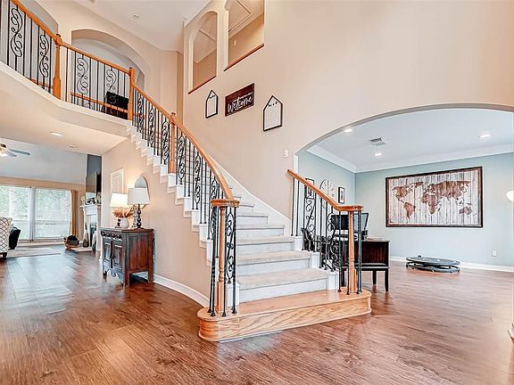 5th image of 14302 Hartshill Dr