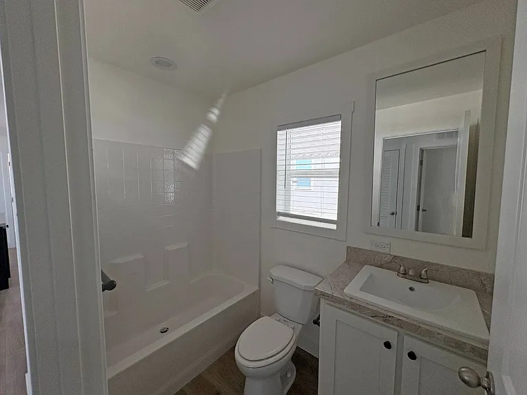 1700 State St #26 — Photo 19