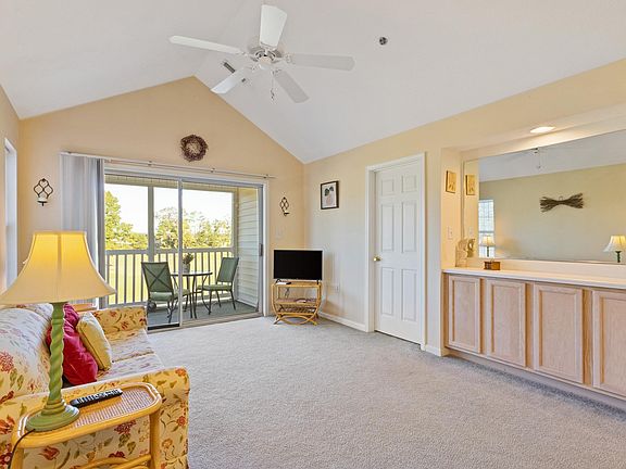 3rd image of 577 Blue River Ct. #7G