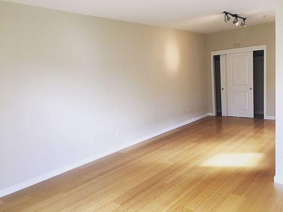 4th image of 660 King St Unit 260