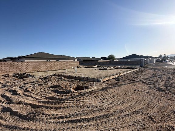2nd image of 300 Abigail St