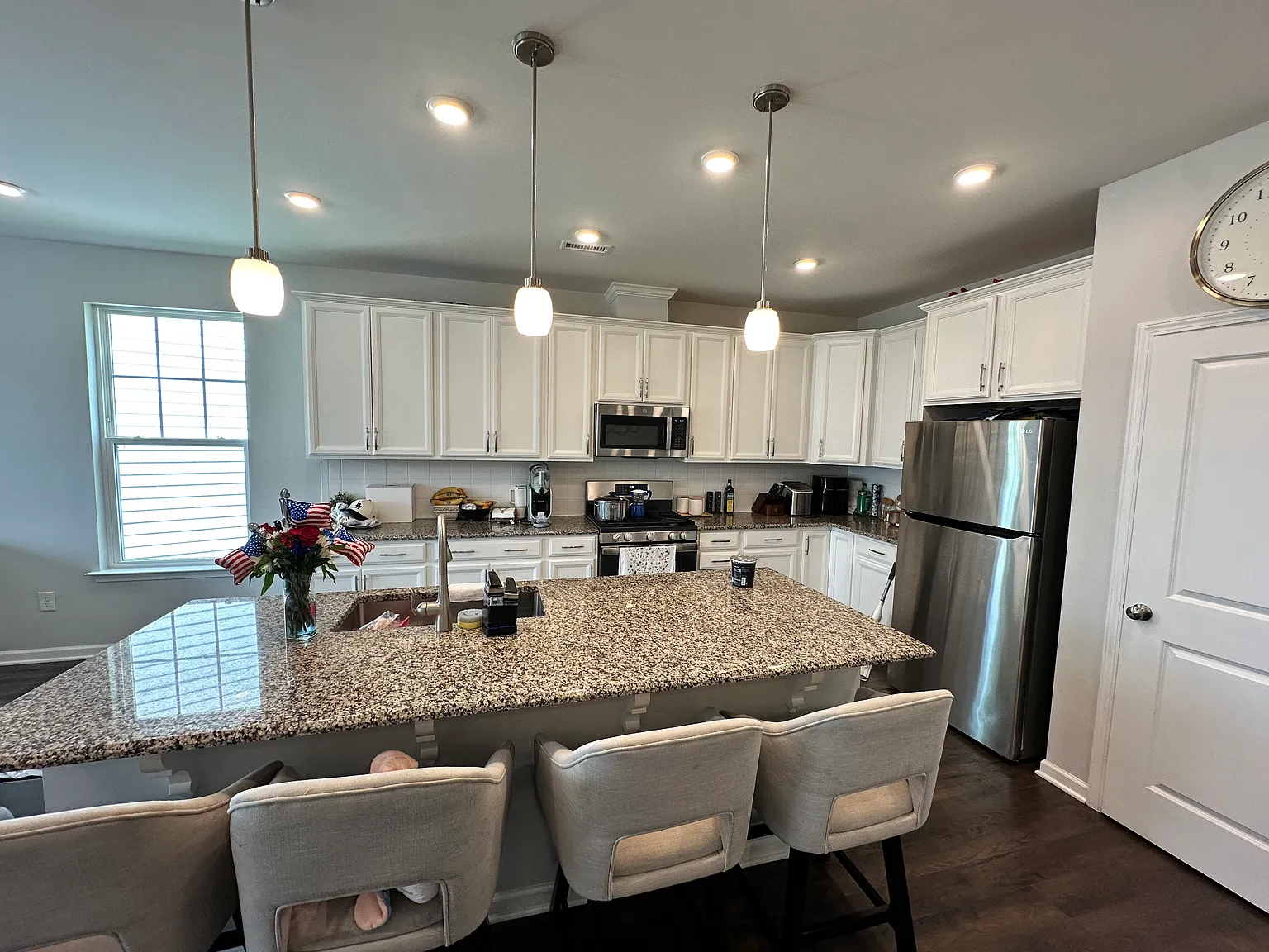 4 bed, 3.5 bath, 2349 sqft, $2,450 — Photo 4