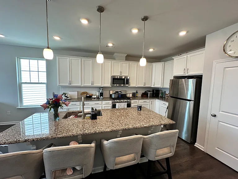 2806 Saltaire Ave #2806 — Photo 4
