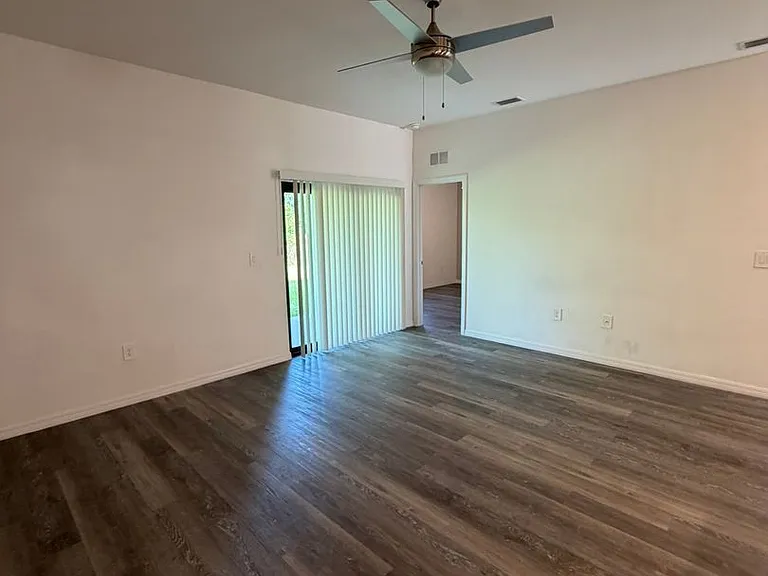 1095 Highlands Rd — Photo 11