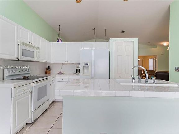 5th image of 17494 SW 22nd St #1