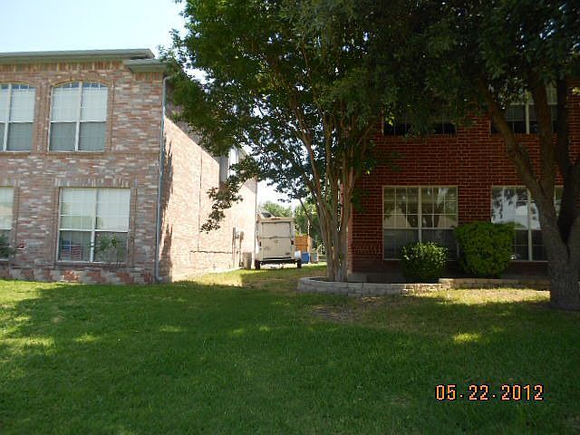 2nd image of 808 Foxwood Ln