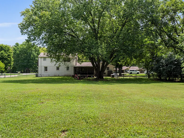 2215 Creekside Ln — Photo 40