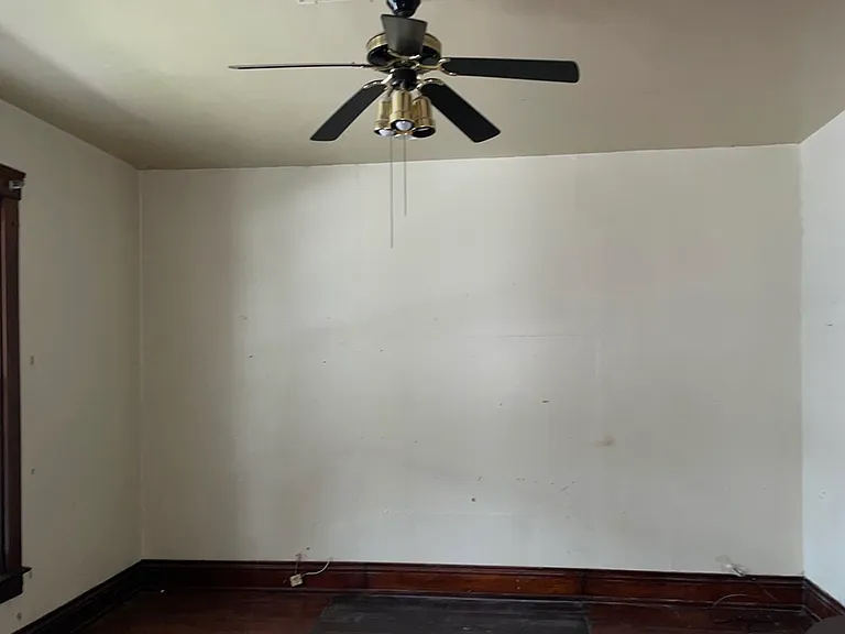 858 S 23rd St — Photo 5