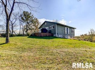 11342 Knoles Rd, Petersburg, IL 62675