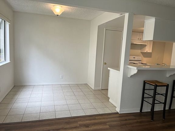 4th image of 2631 N Spinnaker Ave