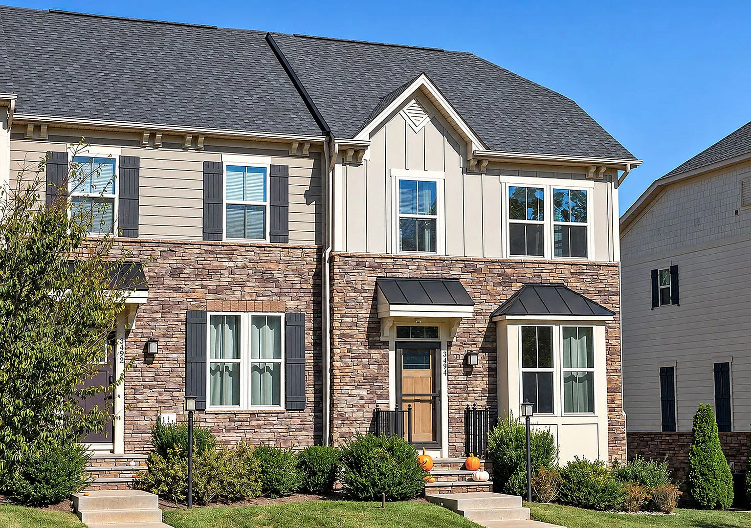 $500 Off 1st Month's Rent! Pet-Friendly Rivanna Village Townhome — Photo 1