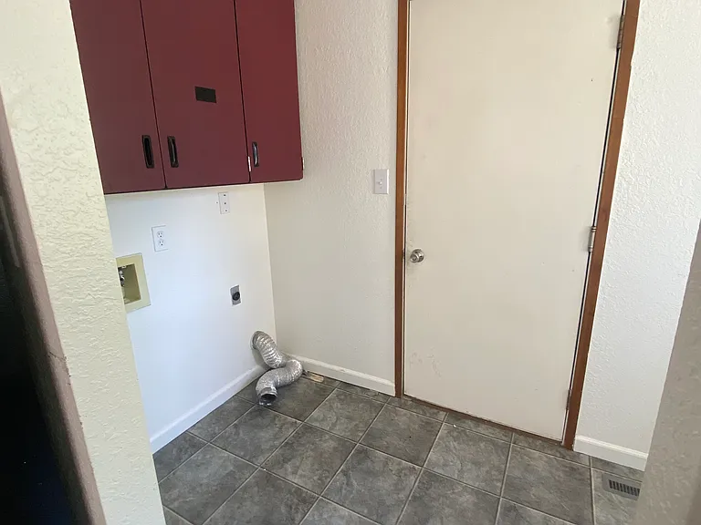 2634 W Texas St — Photo 7
