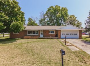 28 Livingston St, Gridley, IL 61744