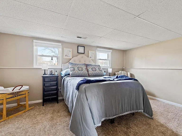 1353 Firethorne Dr — Photo 16