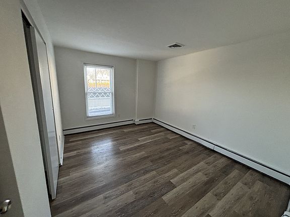 4th image of 270 Bloomfield Ave