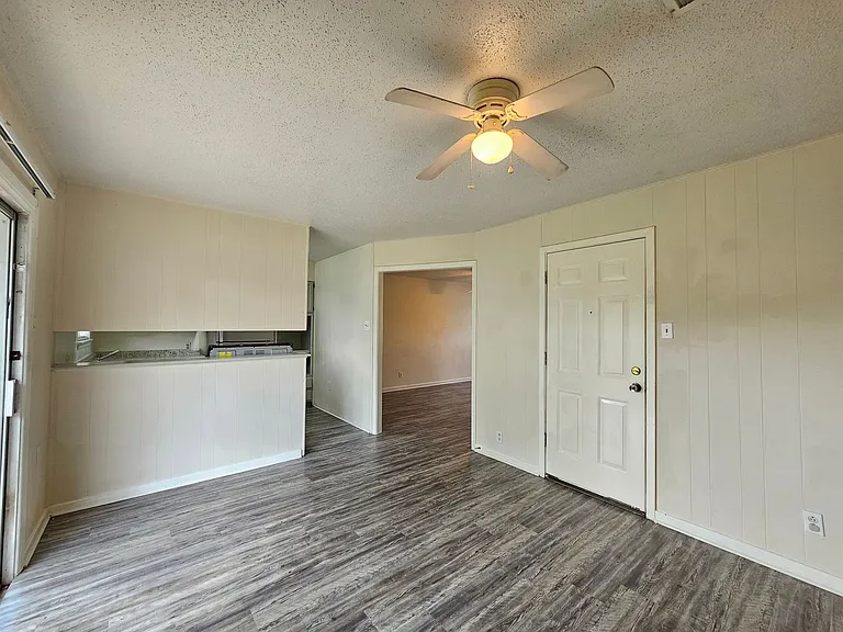 1504 S West S Young Dr — Photo 5