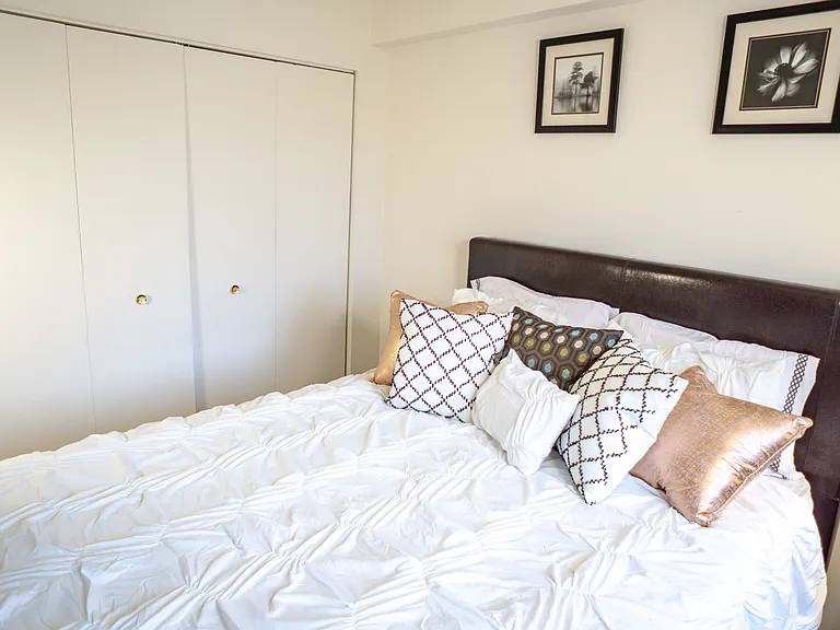 College Towers Apartments — Photo 18