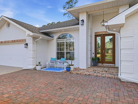 3rd image of 1042 Driftwood Point Rd