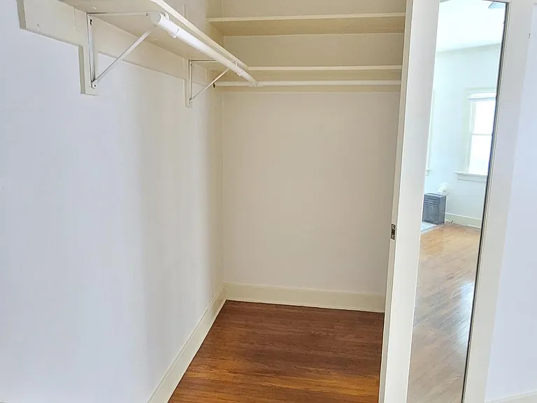 1040 E Appleton St — Photo 7