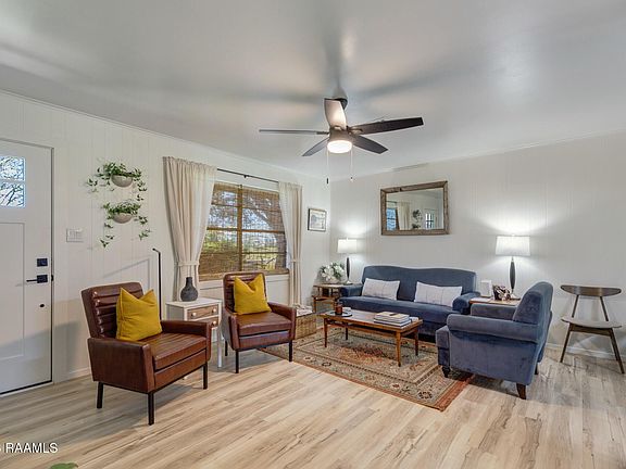 4th image of 821 Chemin Agreable Rd