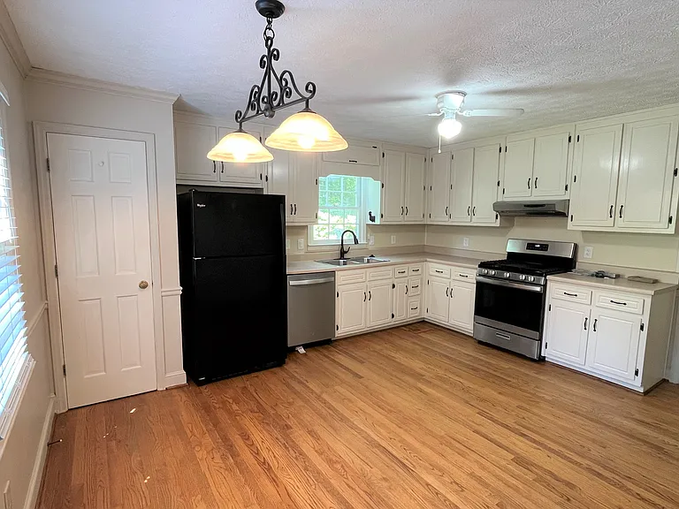 4497 Browning Ct NE — Photo 3