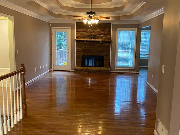 2nd image of 1070 Fieldstone Dr