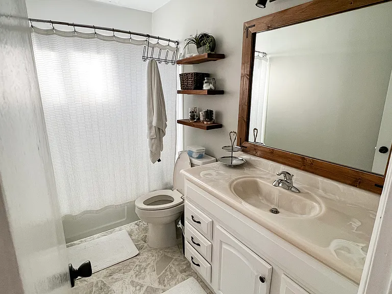 323 SE Melody Ln — Photo 37
