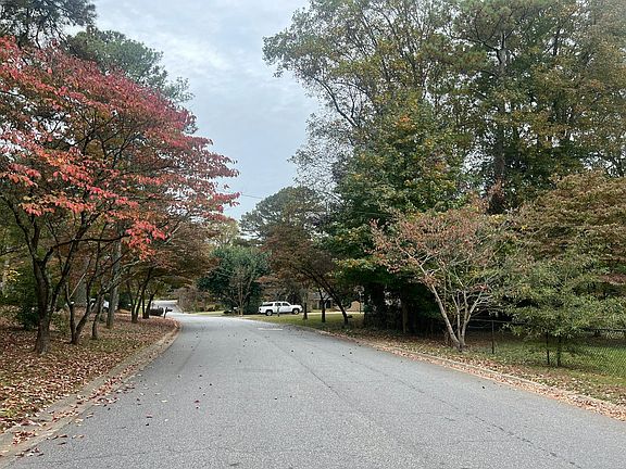 5th image of 4916 Happy Hollow Rd