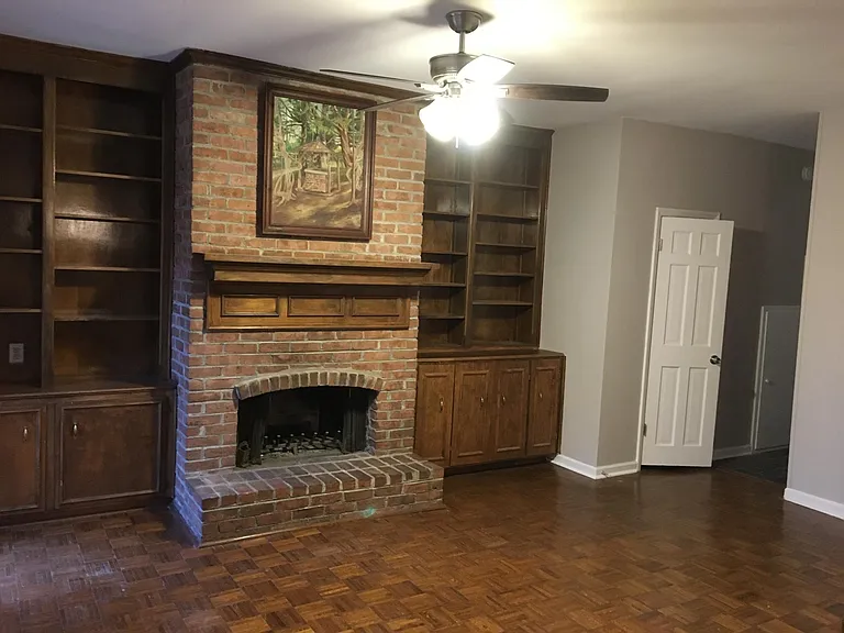 2909 Canterbury Dr — Photo 5