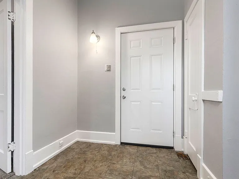 222 W Magnolia Ave — Photo 13