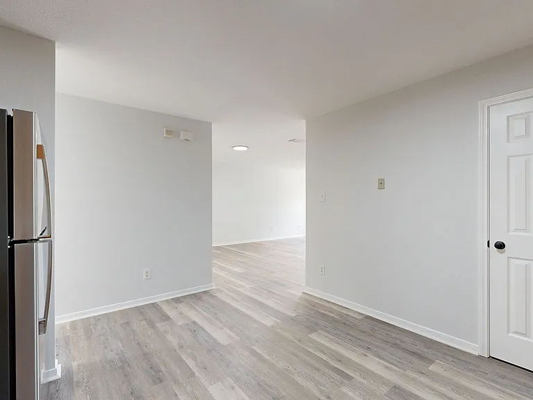 1406 Van Zanten Ct #B — Photo 8