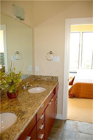 2nd image of 1525 Birdsall St Unit B