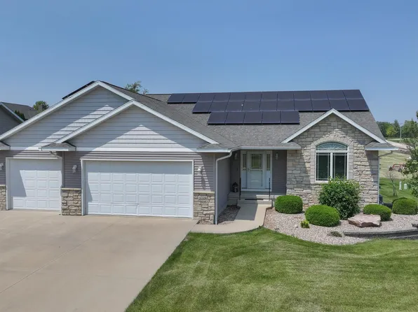1319 Circle Dr, Parkersburg, IA 50665