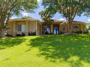 5930 Otter Point Rd, Pensacola, FL 32504