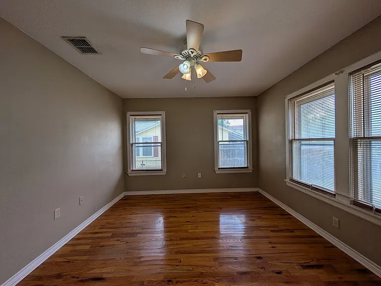 1185 W Mill St — Photo 18