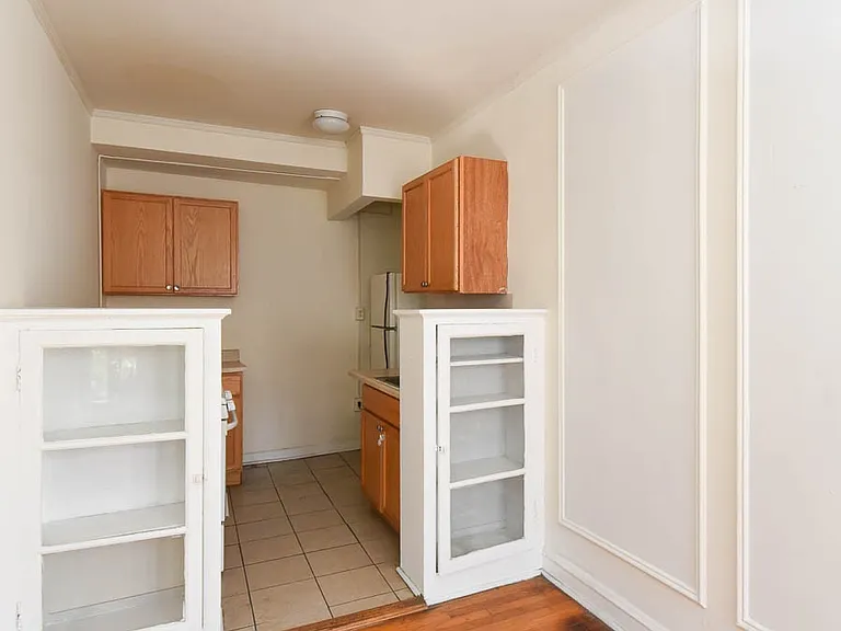 1211 W Elmdale #F3 — Photo 6