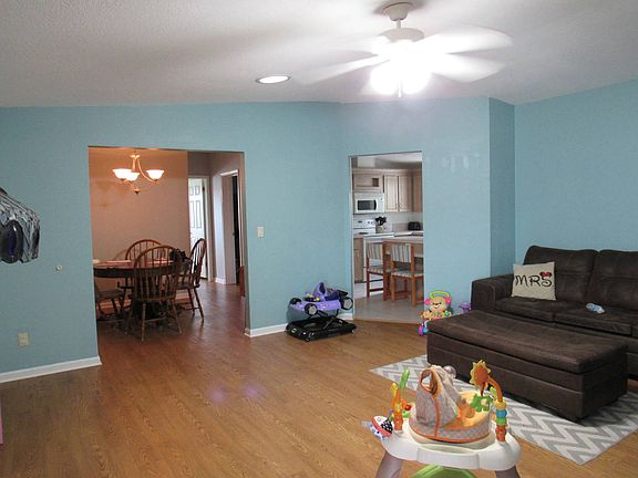 4th image of 3174 Carpenter Ln