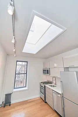 Rented by Living New York | media 13