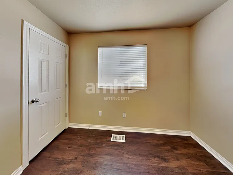 1251 S 820 W — Photo 14