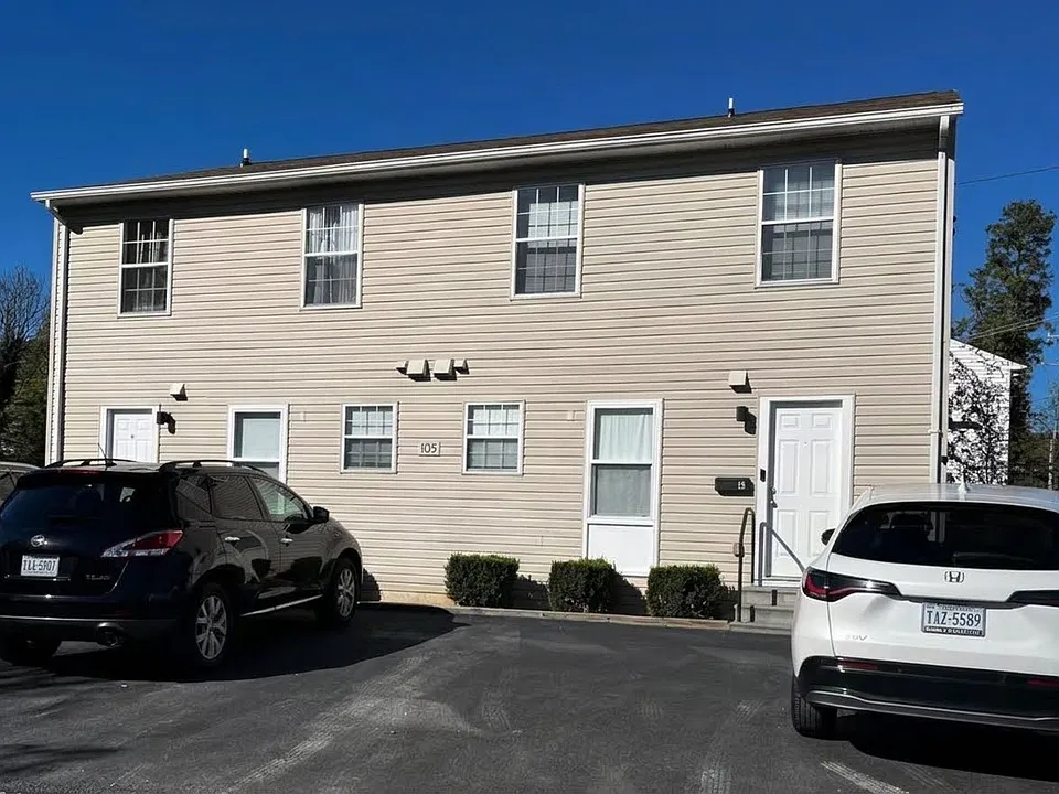 105 Lewis St