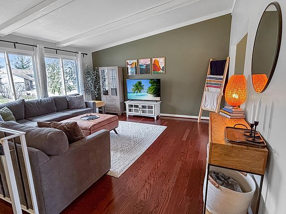 4th image of 4534 Oakhurst Ave