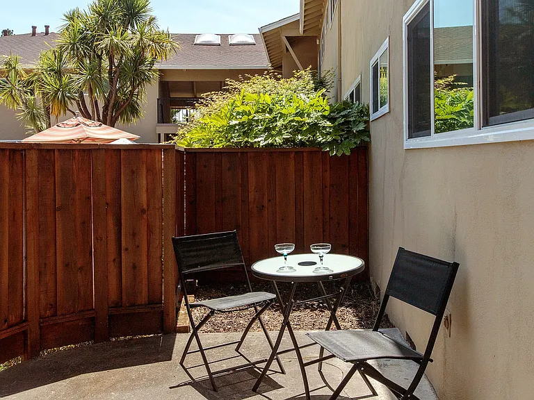 666 S El Monte Ave — Photo 4