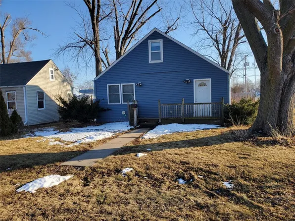 1149 15th Ave SW, Cedar Rapids, IA 52404