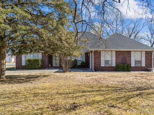 201 N Coo Y Yah St, Pryor, OK 74361
